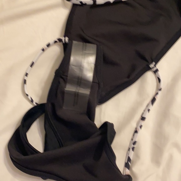 Strappy one piece swim suit - Picture 5 of 6